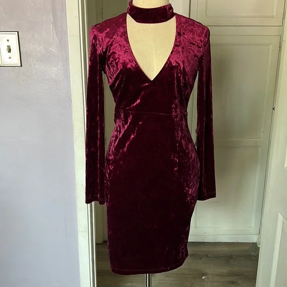 white and burgundy dress White Lace Off-the-shoulder Burgundy Bridesmaid Dress main image 1